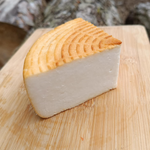 Kozi ser wędzony podpuszczkowy 160g